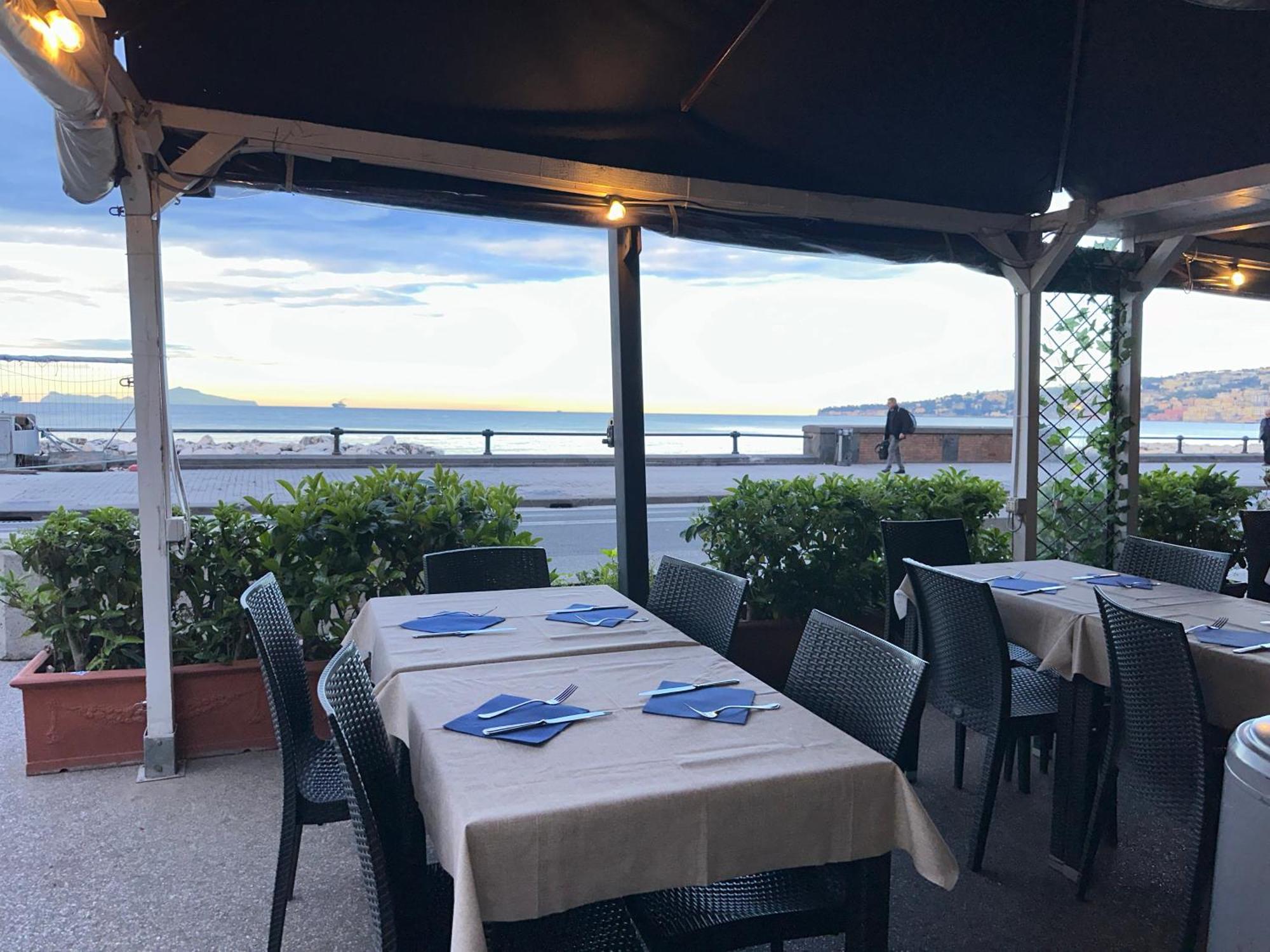 Bed and Breakfast Relais Piazza Vittoria Neapel Exterior foto